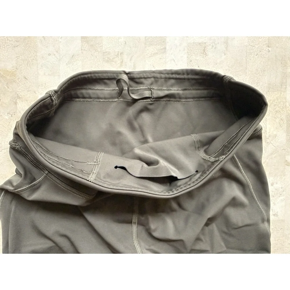 Lululemon High-Rise‎ Tight Olive Green Leggings Size 6 Raw Hem Yoga Full Length